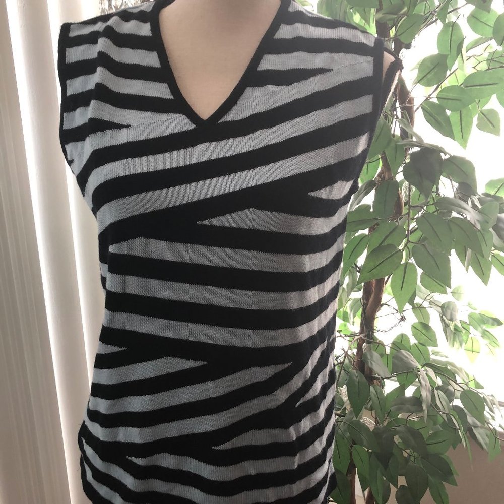 Lucia Vest/Top